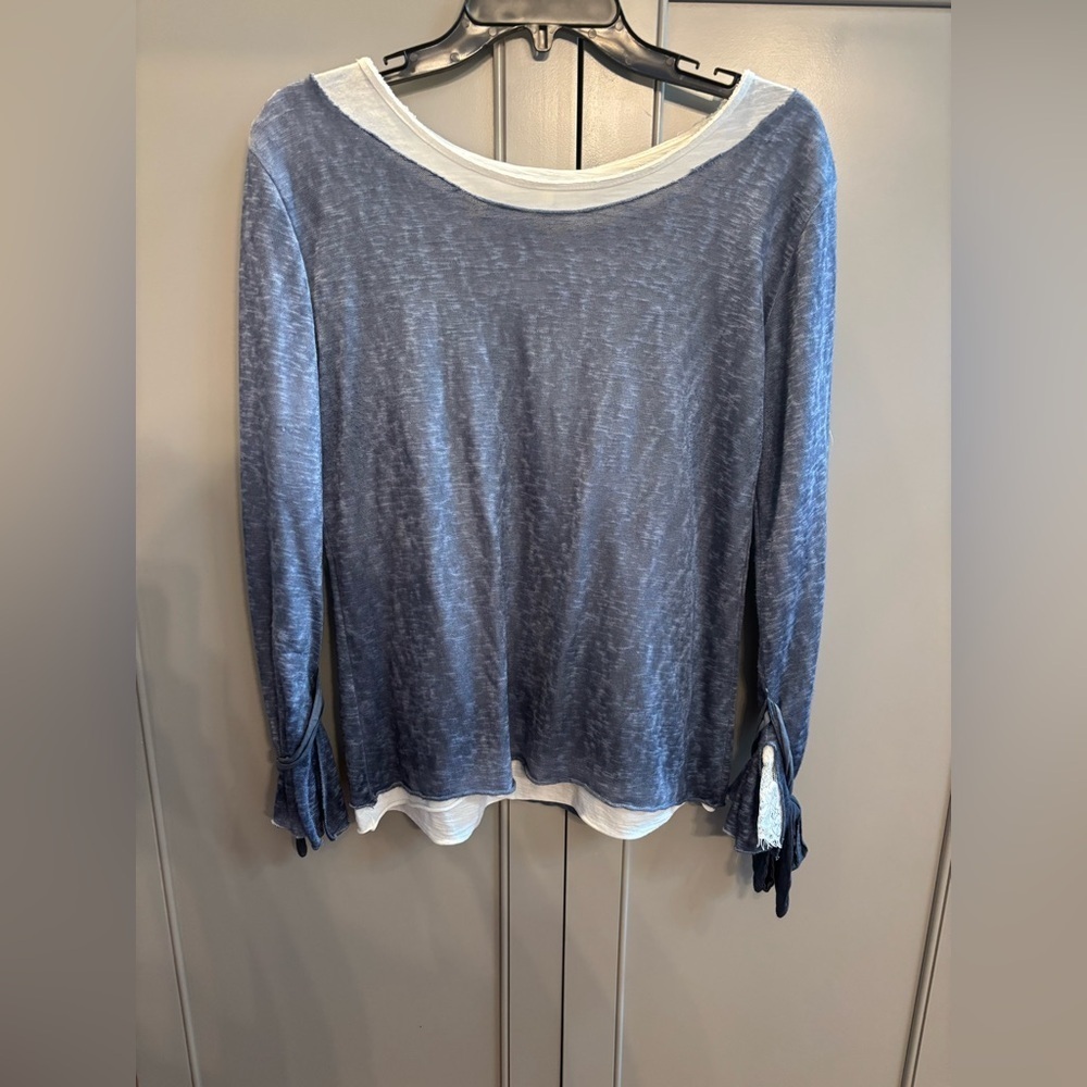 Beautiful Scandal Italy 2 layer top. One size